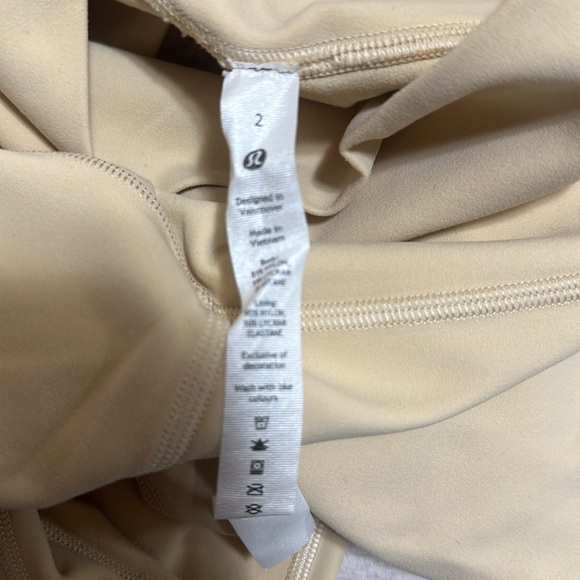 Lululemon crop - Picture 3 of 3